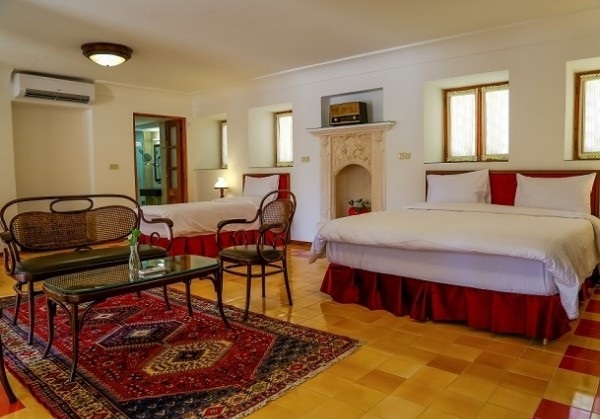 اتاق سه تخته اقامتگاه سنتی کریاس اصفهان